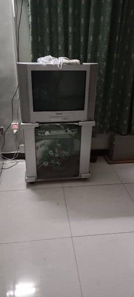 Sony 32 inch with TV trolly 0