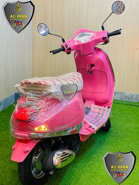 SCOOTY SCOOTER RAMZA Petrol Automatic MALE FEMALE GIRLS SCOOTY METAL 10