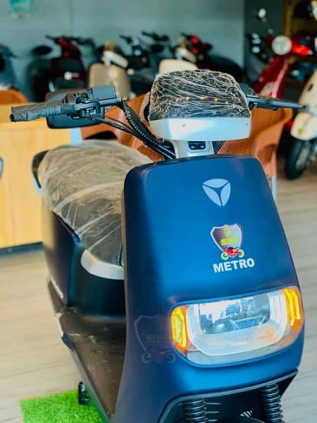 SCOOTY SCOOTER METRO T9 M6 THRILL LY EZ YADEA E8S Pro EV AUTOMATIC BOY 13