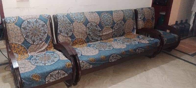 Sofa Set 5 seater for sale. Good condition. original print leopard 1