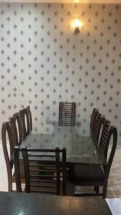 8 chairs with table  10/10condition