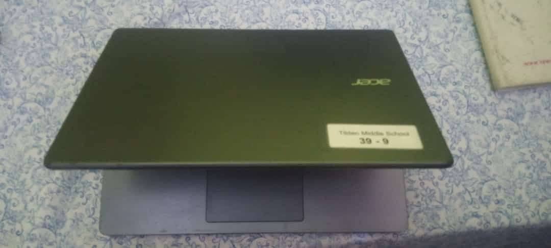 Acer  C-740 4GB RAM 128GB SSD 1