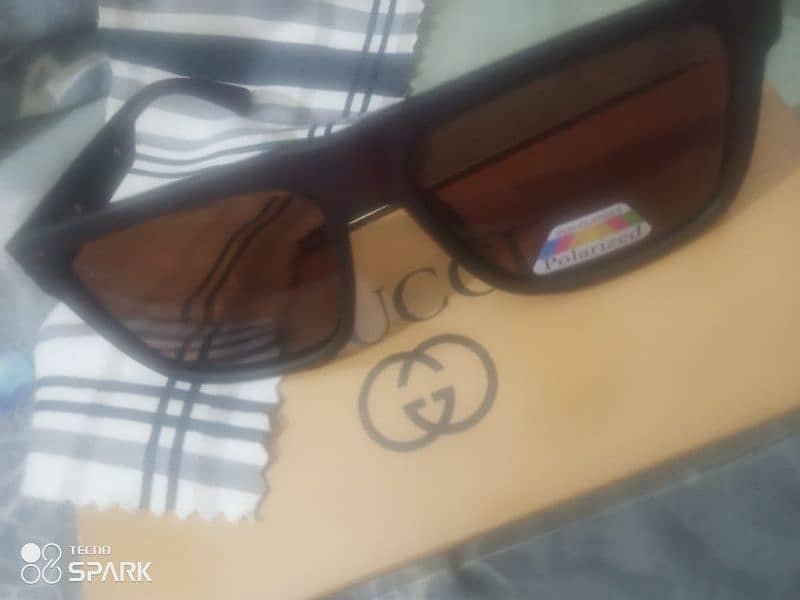 Gucci polarized sunglasses for sell. 3
