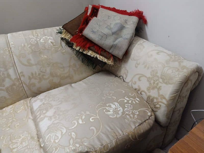 4 SeaterSofa for sale 0