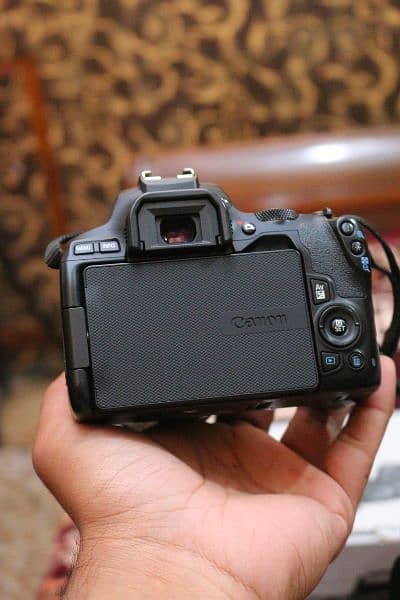 Canon 200d mark ii with 18/55mm (STM) 1