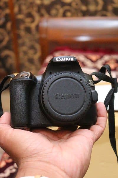 Canon 200d mark ii with 18/55mm (STM) 8