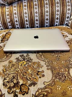 MacBook pro 2019 model
15inch core i7 6 core processor