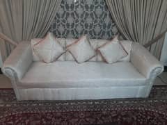 Latest design cheaster sofa in solid wooden structure 0