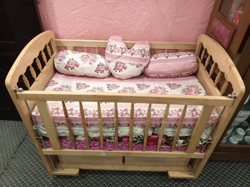 (wooden Baby Cot) with all foams and covers 0