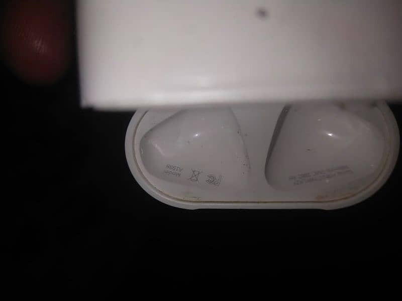 original air pod for sale working parfit 100% import by UK 4
