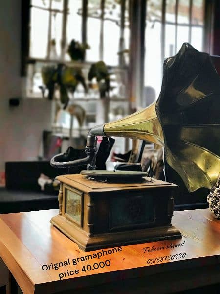 old vintage gramaphone non working condition 0
