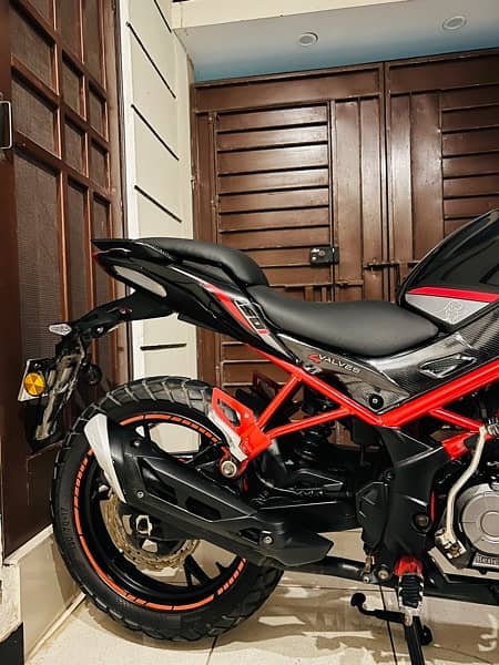 Benelli TNT150I 2019 11