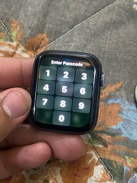 Apple watch series 4        44 mm   battery health   89 1
