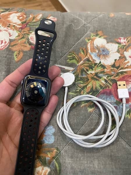 Apple watch series 4        44 mm   battery health   89 3