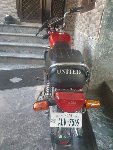 united 2022 model new condition Rawalpindi registration 3