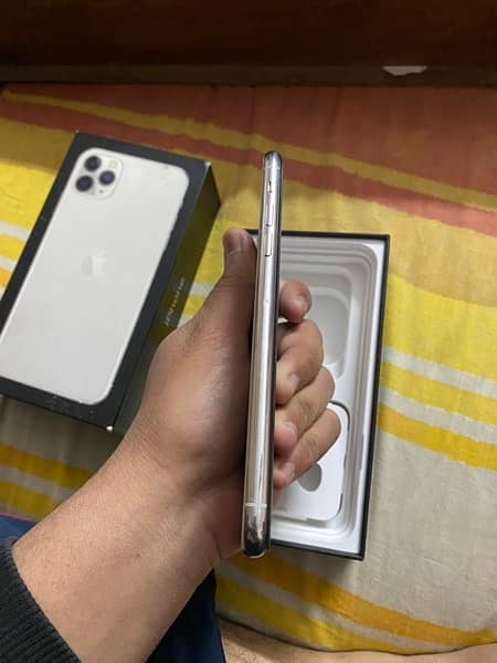 I phone 11 pro max 256 gb dual physical Approved 100% ok original 4
