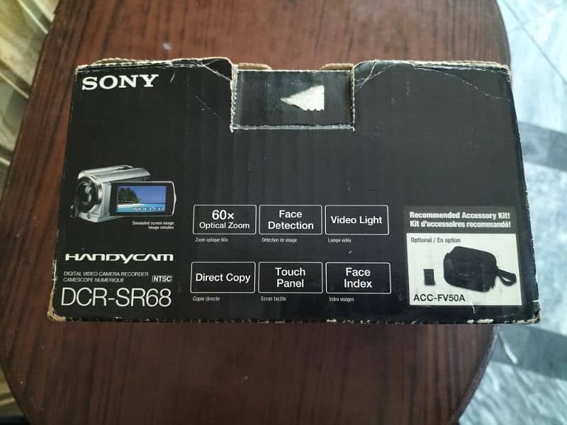 Sony Handycam DCR-SR68 12