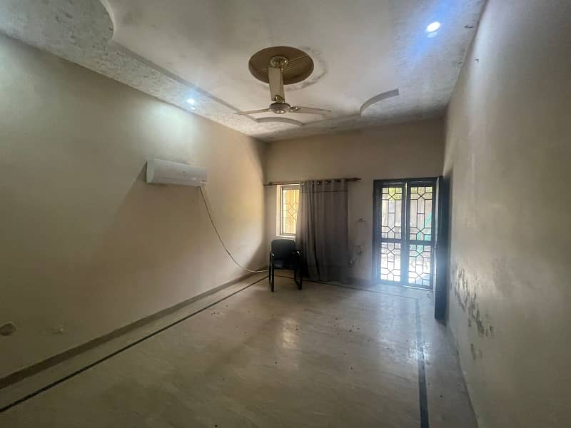 Lower Portion Of 1 Kanal Available For rent In Marghzar Officers Colony 2