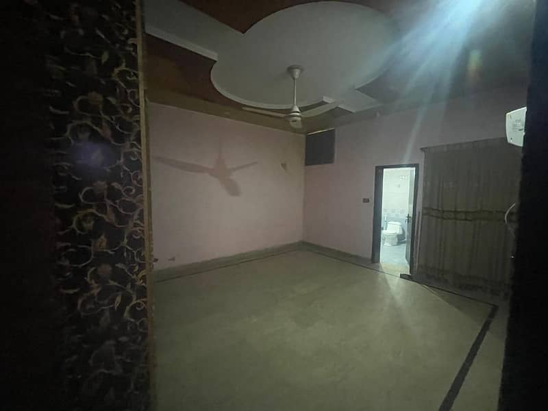 Lower Portion Of 1 Kanal Available For rent In Marghzar Officers Colony 6