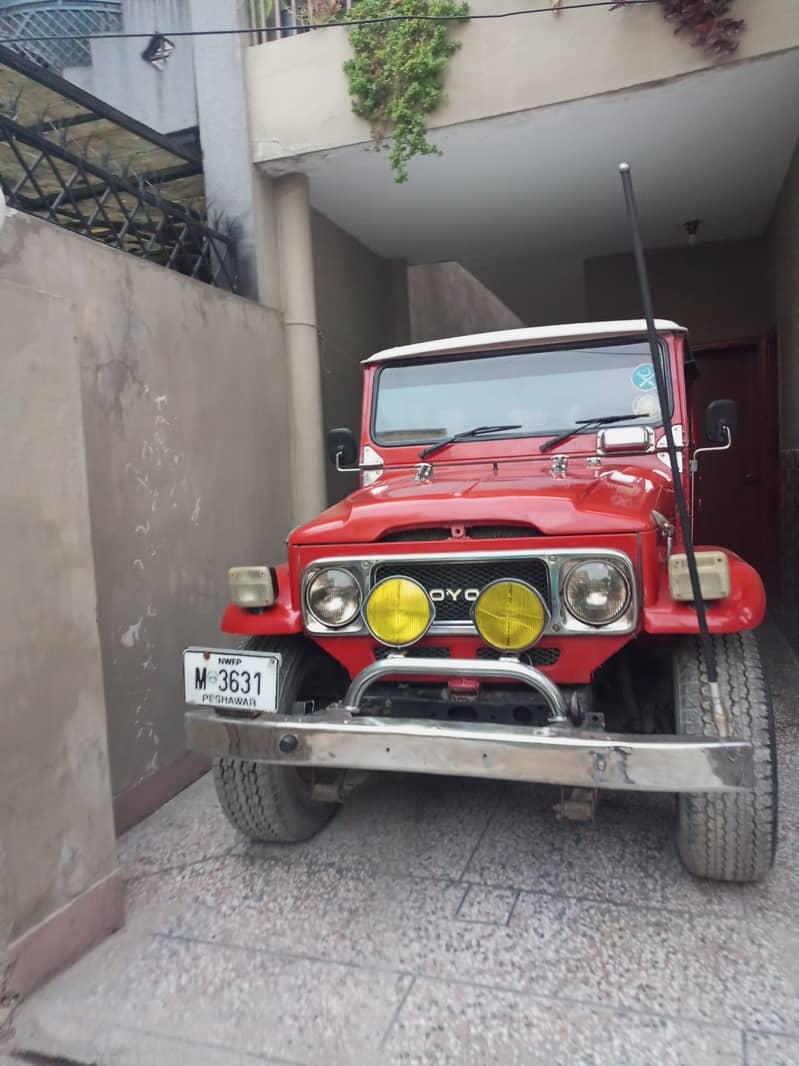 Toyota bj 40 land cruiser 0