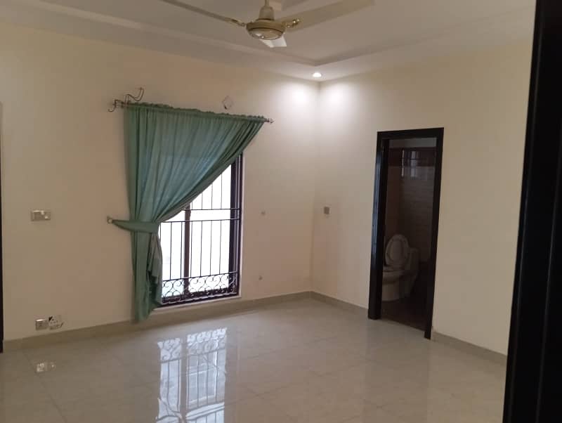 1 Kanal Upper Portion Available For Rent 8