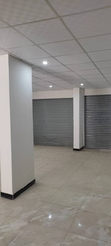 DEFENCE 1600 Square Feet Ground Floor For Rent For Office/Showroom Space 1