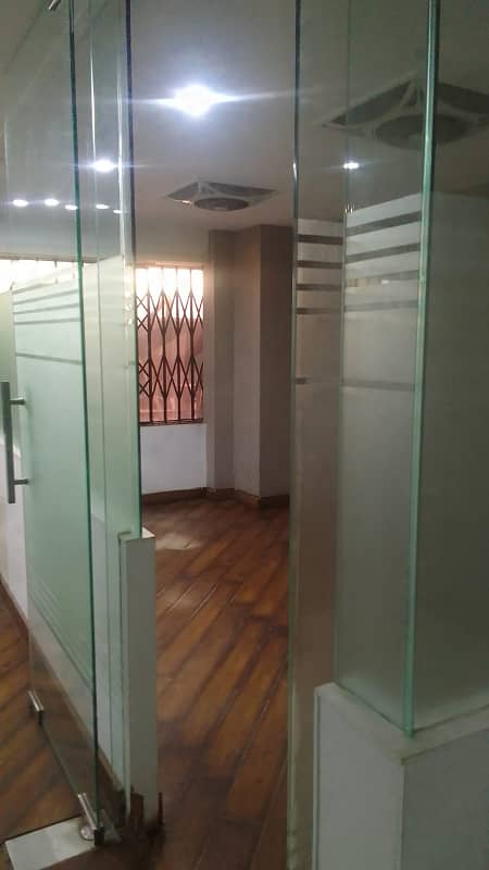 Clifton Main Road Office For Rent With Glass Chambers 23