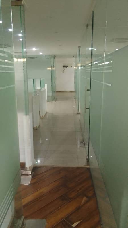 Clifton Main Road Office For Rent With Glass Chambers 27