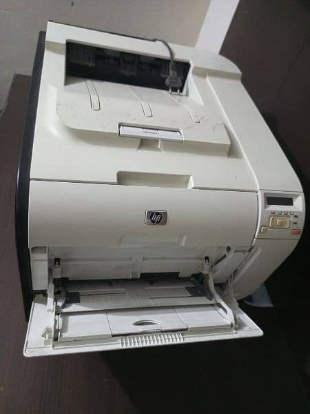 HP laserjet pro 400 color M 452dn printer 1