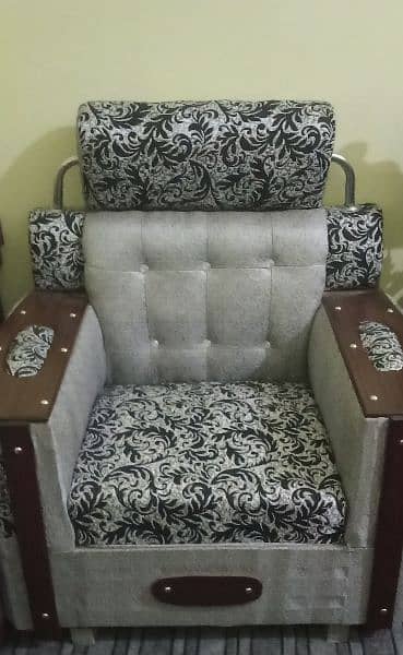 new condition sofa set for sale 0
