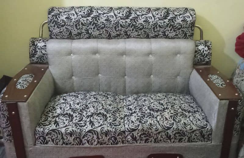 new condition sofa set for sale 3
