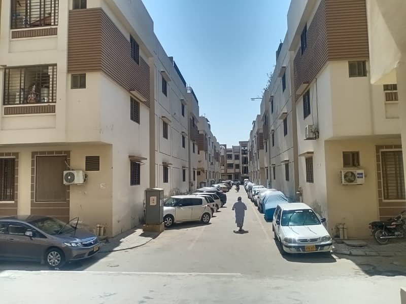 For Sale - 2nd Floor (With Roof) Corner - 3 Bed DD Flat In Kings Cottages Block 7 Gulistan E Jauhar 16