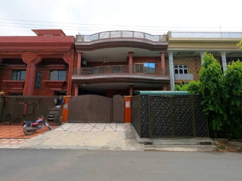 10 Marla Spacious House Available In Allama Iqbal Town - Mehran Block For Sale 0