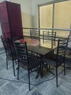 Glass Dining Table with 6 Chairs | Very Good Condition & Modern Look