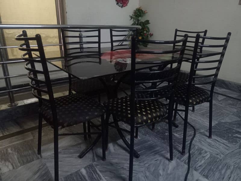 Glass Dining Table with 6 Chairs | Very Good Condition & Modern Look 1