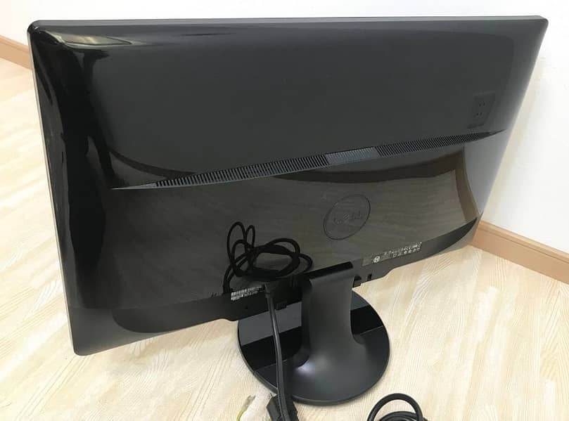 24 Inch Widescreen LED Monitor - Dell ST2420L 2