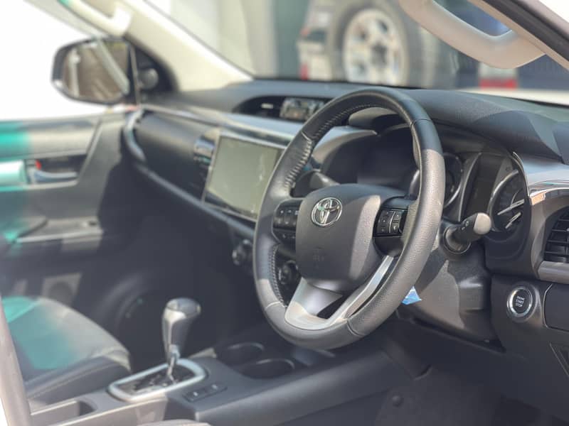 Toyota Hilux Revo V Automatic 2.8 2022 6