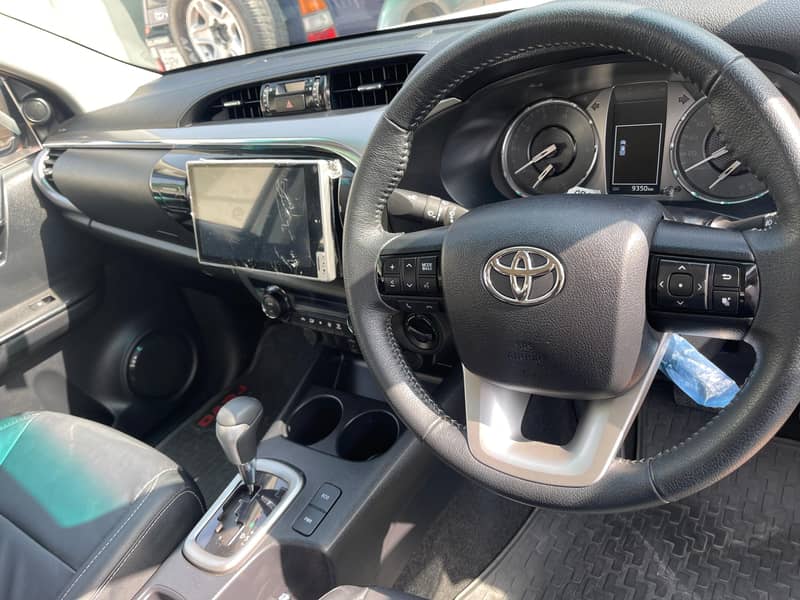 Toyota Hilux Revo V Automatic 2.8 2022 7