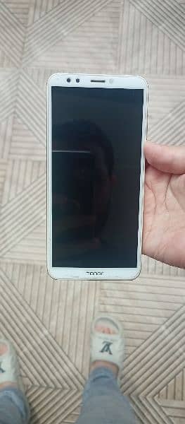 Selling Honor 7c . 10/10 condition. Don't miss out. کم زیادہ ہوجاۓ گا 4