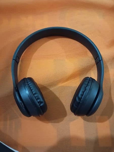 ibrit bluetoth headphone condition 10/10 0