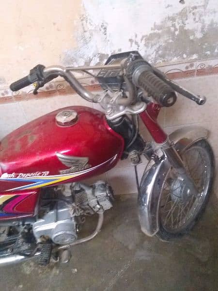 honda bike 10/10 condition   any thori si problem ok ph(03272513564) 2