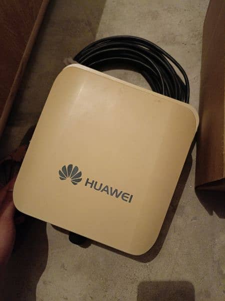 Modem Router LTE
Huawei B2338-168IDU+Antenna Huawei WLTMH-120 4