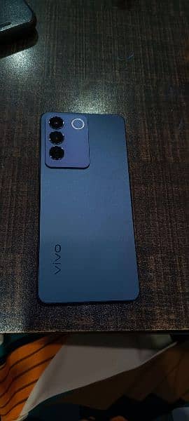 vivo v27 e for sale, used less then 6 months 0