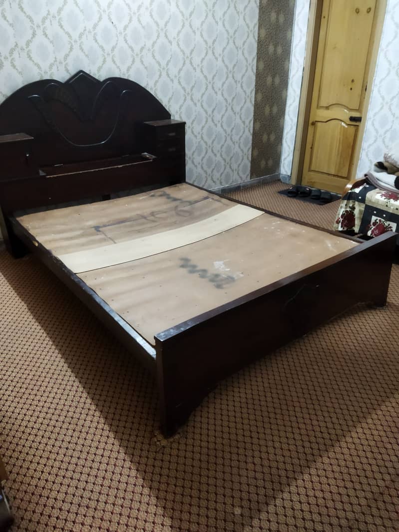 Duble Bed without matress 1