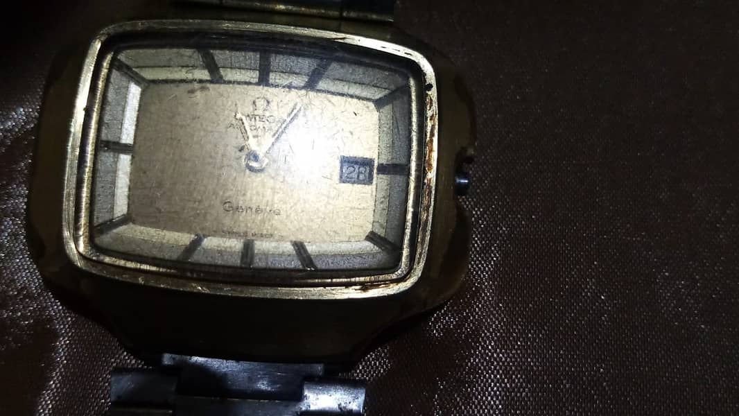 presents a vintage collection of brand wrist watchs fr men DIFER PRICE 19