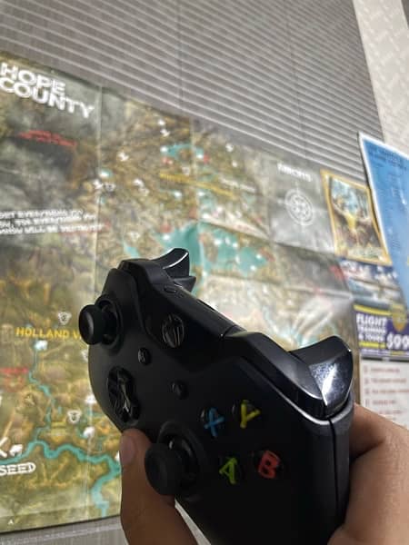 xbox one x orignal controller almost new 1