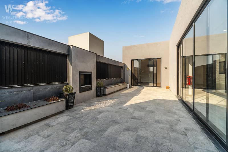Beautiful Modern Designed By Mazher Munir 1 Kanal Villa In Phase 6 36