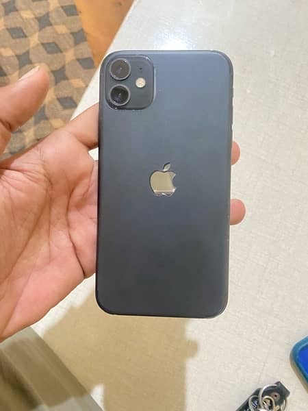 iphone 11 pta approved  dual sim bettery service  78% 03166563087 cont 5