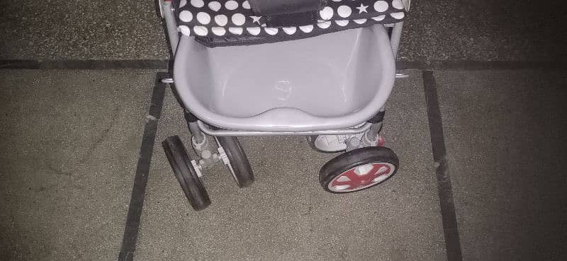 pram For sale Good Condition only 2 month use 2