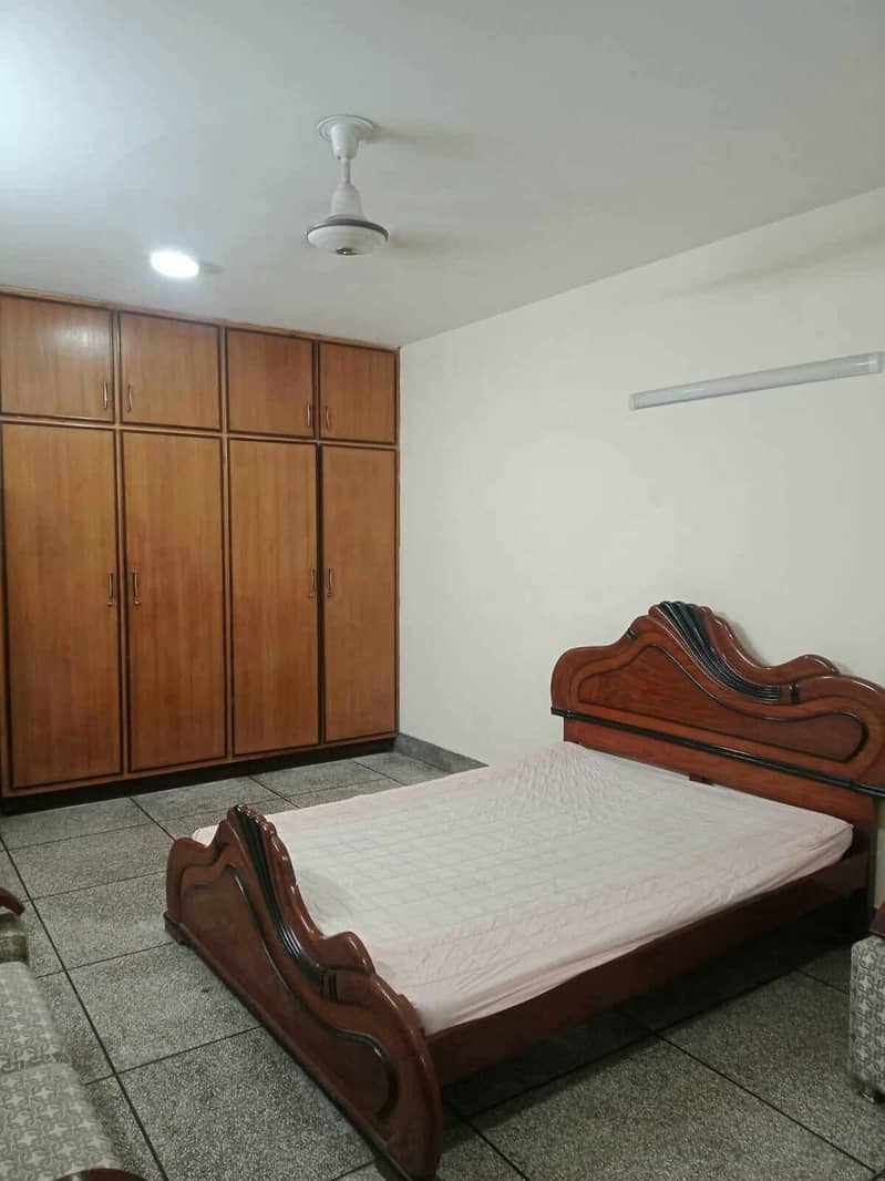 Girls hostel I-8  /single room/2seater room/room/paying guest 3